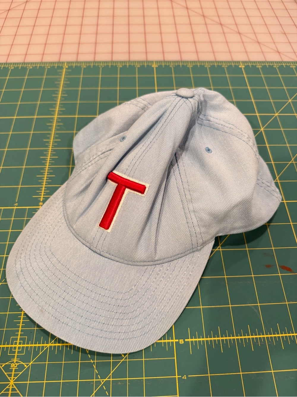 Light Blue Men's Baseball Cap with Red 'T' Embroidery